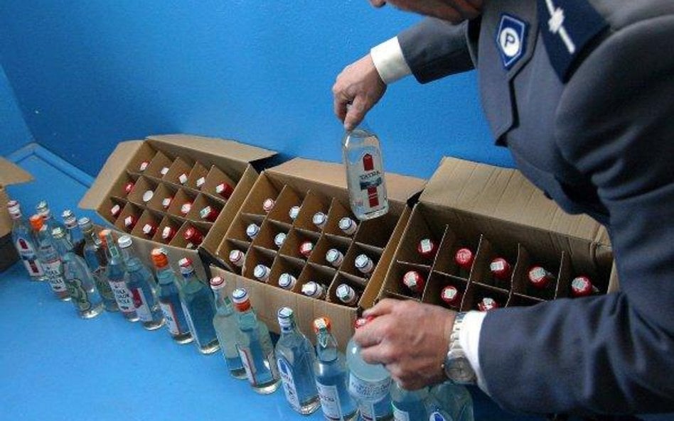 Nielegalny alkohol nie tylko z przemytu