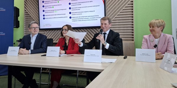 Ireneusz Raś mebluje hotele. „Ułatwimy życie przedsiębiorcom i turystom”