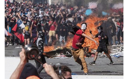 Demonstracja na Plaza Italia w Santiago – piąty dzień protestów w Chile