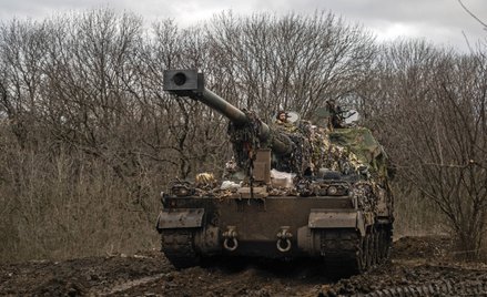 Armatohaubica samobieżna Krab produkcji polskiej na linii frontu w pobliżu Bachmutu, 4 stycznia 2023