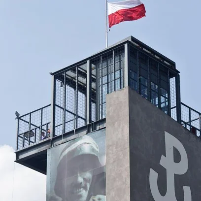 Do Muzeum Powstania Warszawskiego mogą zgłaszać się osoby, które ukończyły 14 lat i 1 sierpnia (w pi