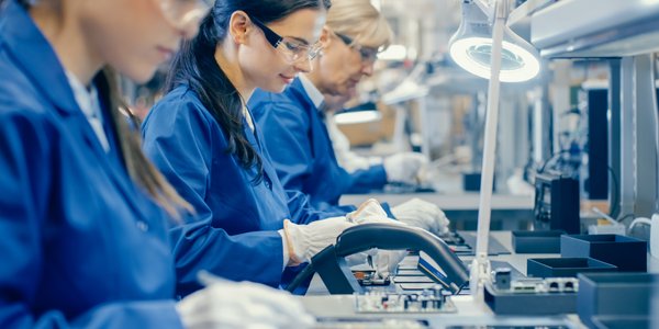 Dziś wchodzą nowe przepisy. Ważne zmiany dla firm i pracowników