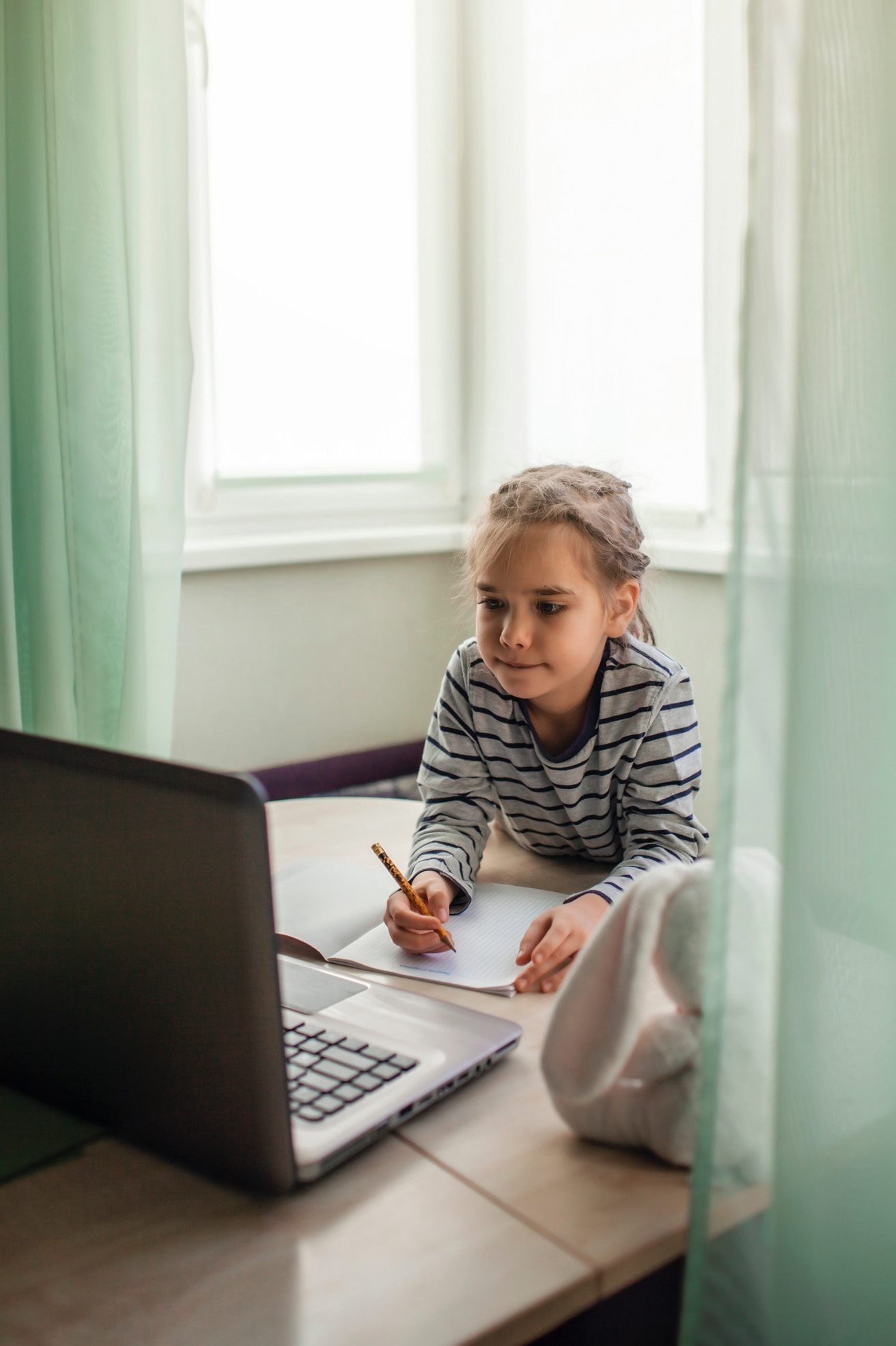 AI staje się nowym „przyborem szkolnym”. Zagrożenie czy stymulator rozwoju?