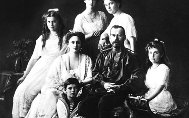 Mikołaj II z żoną Aleksandrą, córkami Olgą, Tatianą, Marią i Anastazją oraz synem Aleksym