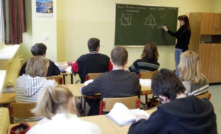 Sąd zdecyduje czy m.in. przez rozmowy na lekcji uczniowie znieważyli nauczyciela.