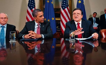 Herman Van Rompuy (z lewej) i José Manuel Barroso (z prawej) przekonywali prezydenta USA, że są zdol
