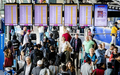 Komisja Europejska: Kolejki na lotniskach to cena za bezpieczeństwo