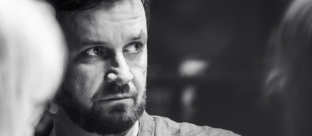 Piotr Domalewski po „Ministrantach” wraca do teatru dyskutować o polskich bohaterach