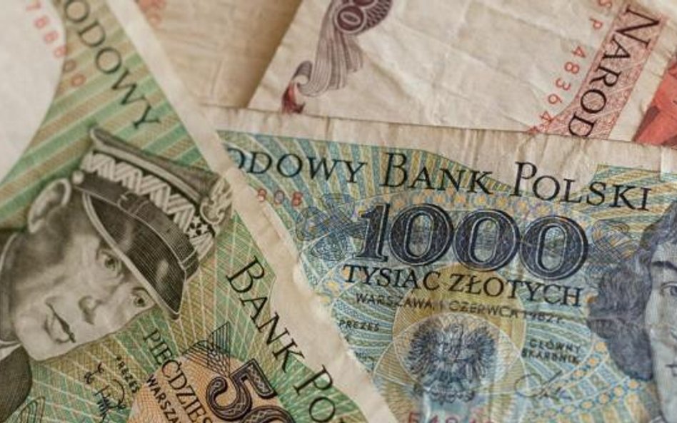 Pieniądze sprzed denominacji można wymieniać tylko do końca tego roku. Można je też przekazać Carita