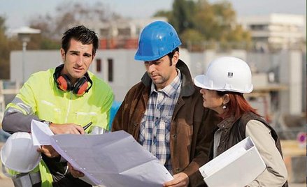 Zastane w firmie osoby mogą być wykonawcami umów cywilnych, kontrahentami czy klientami
