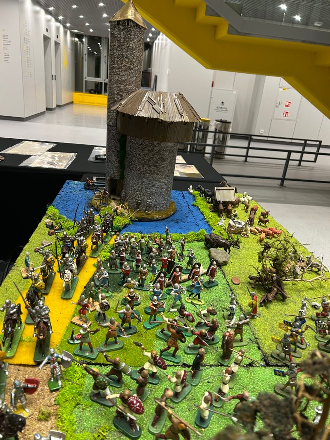 Fragment kolekcji autora przedstawiony na spotkaniu Uniwersytetu Otwartego