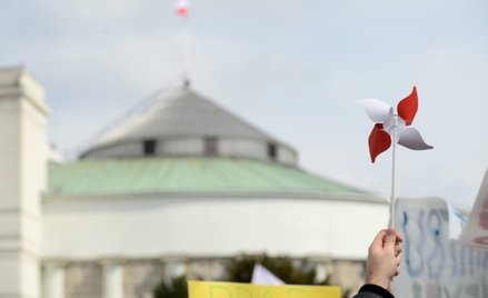 Zmiana ustawy wiatrakowej na legislacyjne skróty