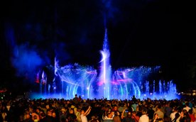 Multimedialny Park Fontann w Warszawie to atrakcja, która przyciąga prawdziwe tłumy