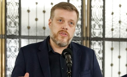 Zandberg o podatku od reklam: Ordynarne nadużycie władzy