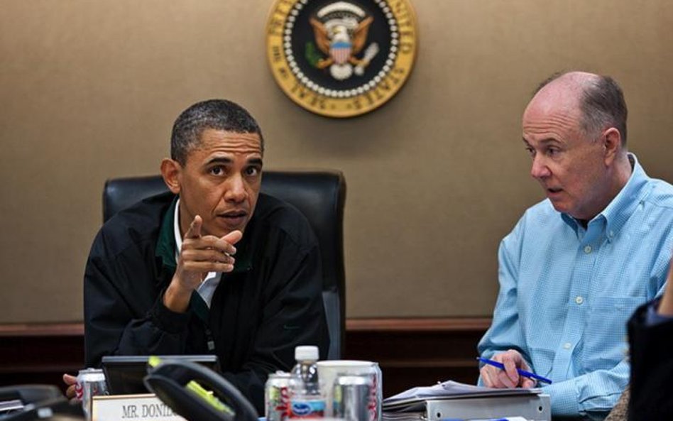 Tom Donilon, na zdjęciu z Barackiem Obamą, pojedzie wkrótce do Władimira Putina