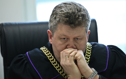 Sędzia Krzysztof Chmielewski na sali rozpraw