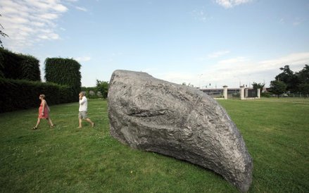 Warszawa, Ogrody Zamku Królewskiego. Rzeźby z cyklu "Bambini"