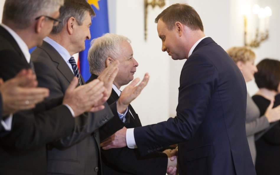 Sondaż: Czy szefa MSZ powinien wskazywać prezydent