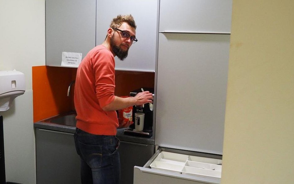 Można też było poznać życie Nackermanna od kuchni, a właścicwie od kącika kawowego