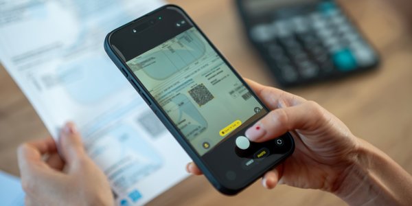 Czy potwierdzenie transakcji w KSeF ma zawierać kod QR