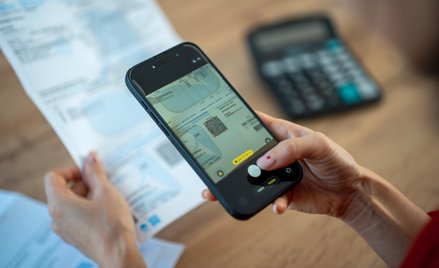 Czy potwierdzenie transakcji w KSeF ma zawierać kod QR