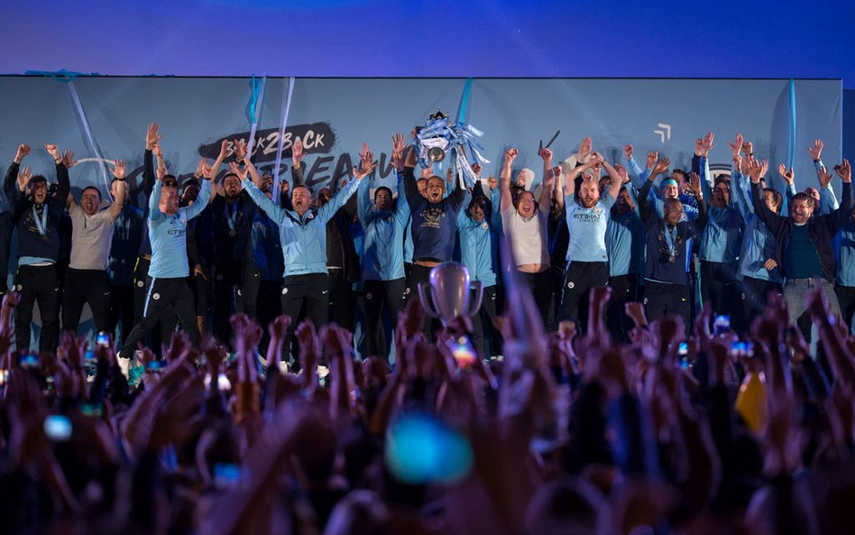 Piłkarze Manchesteru City w niedzielę świętowali obronę tytułu w Anglii