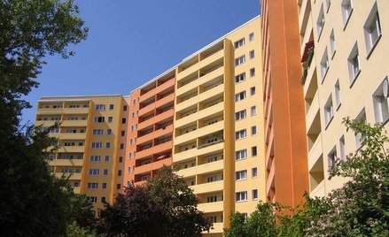 Rzecznik interweniuje ws. najemców byłych mieszkań zakładowych