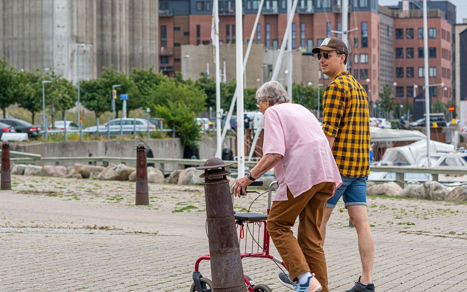 Szwedzka ochrona seniorów przed koronawirusem zakończyła się fiaskiem