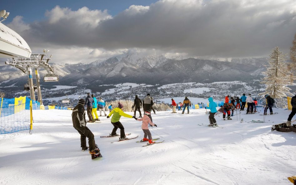 Zakopane co roku przyciąga tłumy miłośników śnieżnego szaleństwa