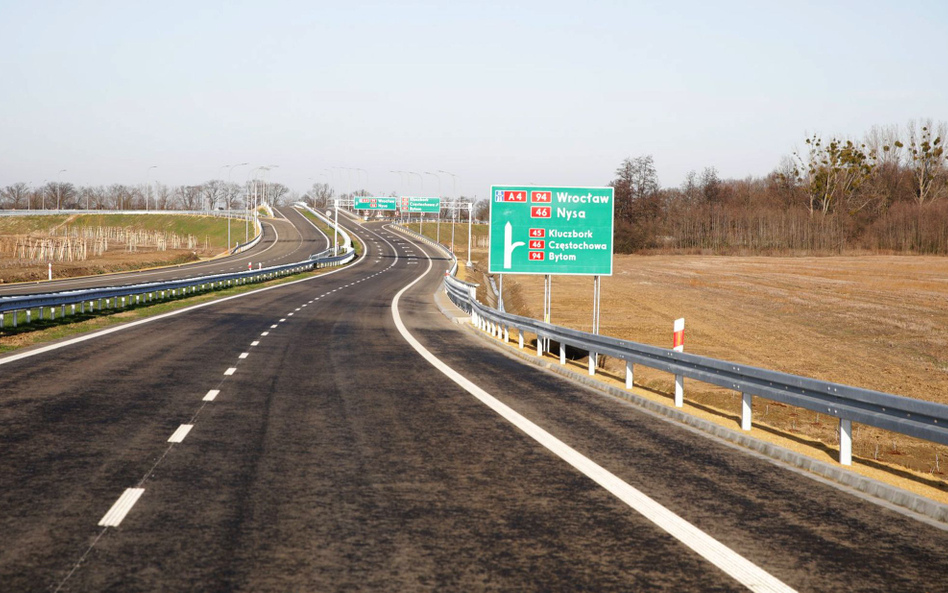 Więcej dróg na święta, choć z ograniczeniami