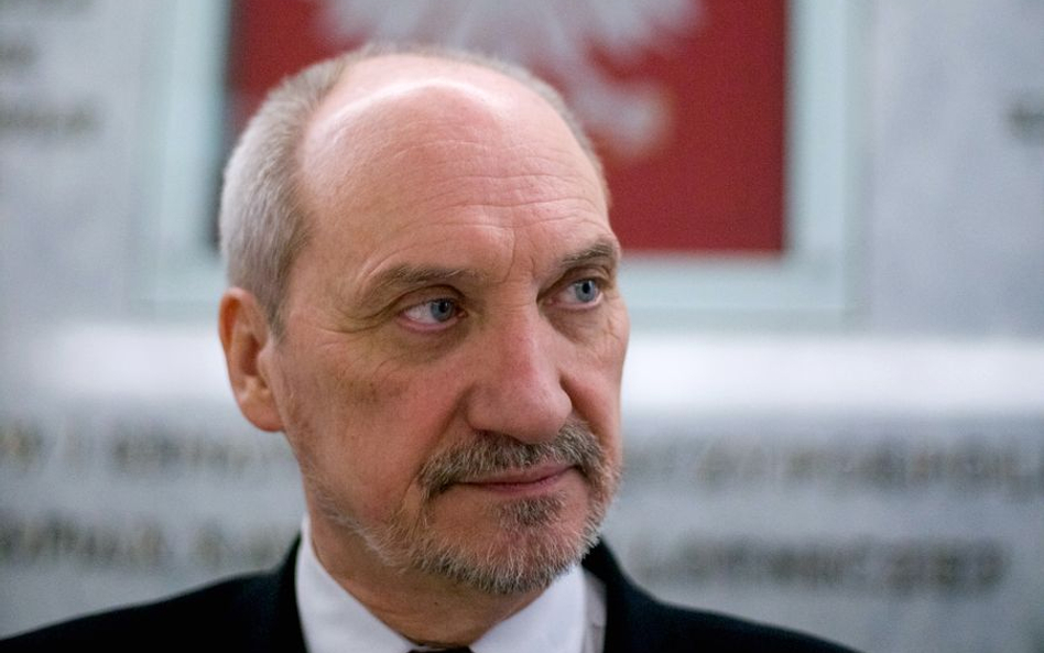 Antoni Macierewicz: Kłamstwo o Błasiku przepustką do awansu?