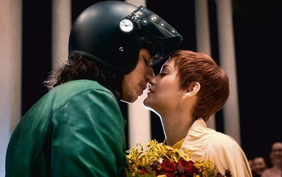 Adam Driver i Marion Cotillard w filmie „Annette”