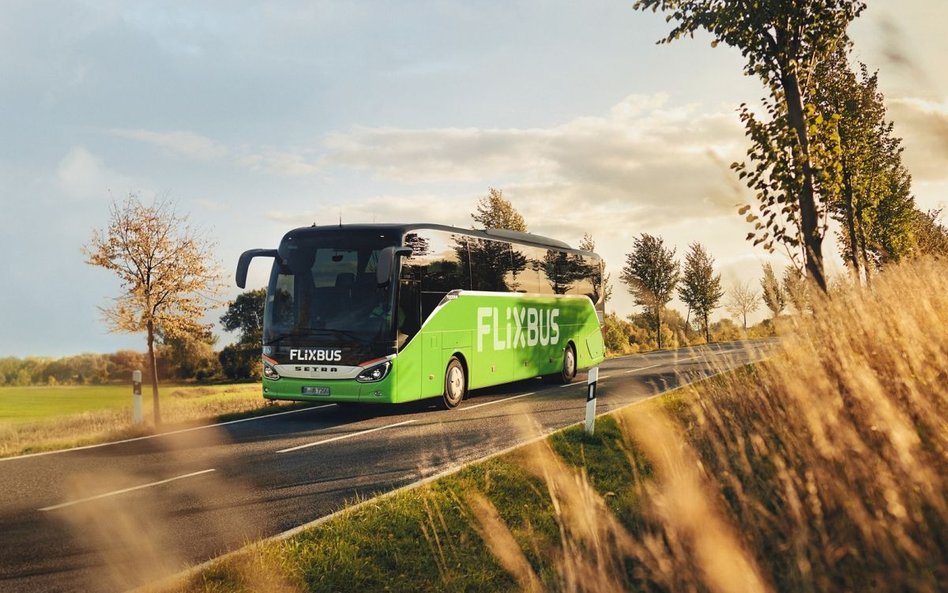 FlixBus lekko odmraża siatkę na Wielkanoc