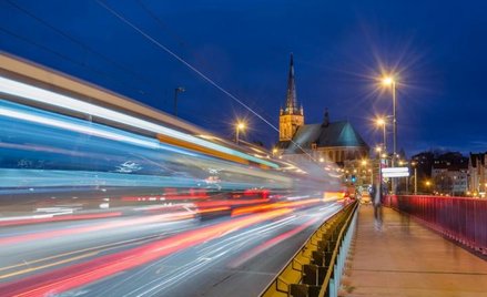 Dobrze zorganizowany transport zbiorowy jest istotny dla tysięcy mieszkańców chcących codziennie dos