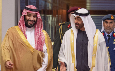 Książę Mohammed bin Salman (z lewej)