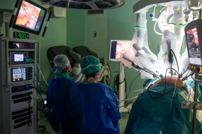 Na linii Gdańsk-Warszawa przeprowadzono zdalną operację serca z wykorzystaniem robota chirurgicznego