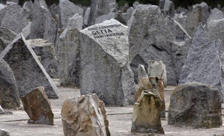 Minister kultury i dziedzictwa narodowego przejmie Treblinkę