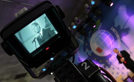 W telewizji dobrze o Tusku, źle o opozycji