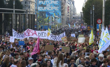 W Brukseli przeszedł największy marsz klimatyczny od czasu wybuchu pandemii
