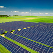 Wyzwaniem dla stabilności systemu energetycznego jest m.in. pogodozależność energii z wiatru i słońc