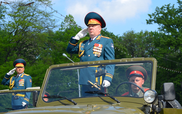 Parada w Dzień Zwycięstwa we Władykaukazie, 9 maja 2015. Na pierwszym planie Andriej Gurulew