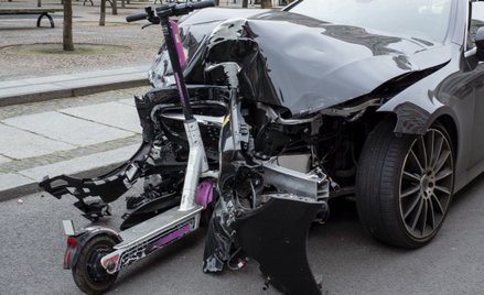 Wypadków z udziałem hulajnóg czy rowerów elektrycznych jest coraz więcej. Są jednak polisy, które za