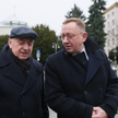 Posłowie PiS Henryk Kowalczyk (L) i Robert Telus (P) w drodze na obrady Sejmu w Warszawie
