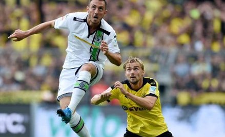 Dortmund – Moenchengladbach 4:0. Na zdjęciu Josip Drmić (z lewej) i Marcel Schmelzer