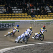 Mecz Stal - Motor. Na prowadzeniu w kasku białym Jarosław Hampel