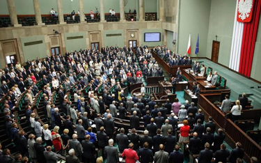 Pełna sala posiedzeń plenarnych to dziś w Sejmie coraz częstszy widok