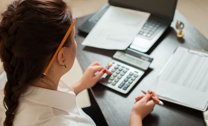Niezbędnik przedsiębiorcy: nowe limity podatkowe * kary umowne a VAT * pomysł MF na przedawniony pod