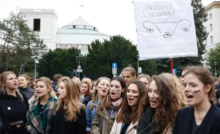 Sejm zajął się dziś dwoma projektami ustaw dotyczących aborcji