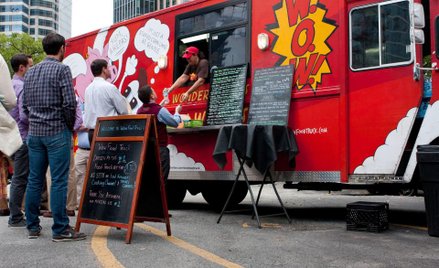 Hot dogi i inne fast foody ze stawką 5 proc. VAT