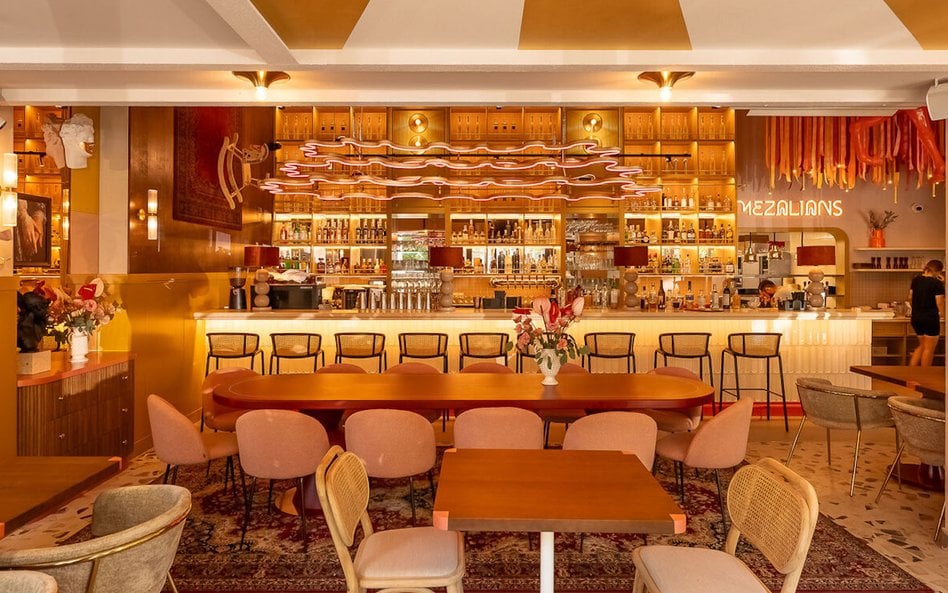 Wnętrza restauracji z Kołobrzegu to dzieło projektantów z firmy 370 Studio, która ma na koncie wiele